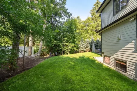 Exterior - 32 Lantern Ln, Wellesley, MA 02481 photo 6 of 7