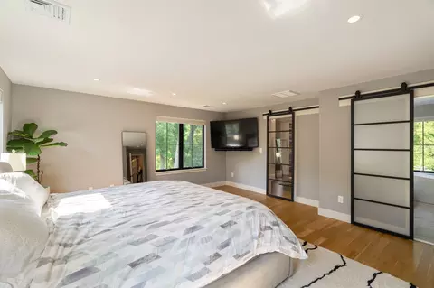 Bedroom - 32 Lantern Ln, Wellesley, MA 02481 photo 2 of 7