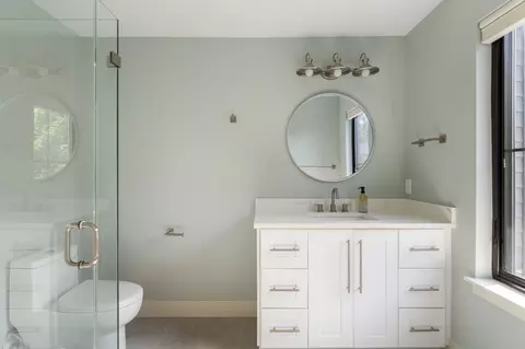 Bath - 32 Lantern Ln, Wellesley, MA 02481 photo 5 of 7