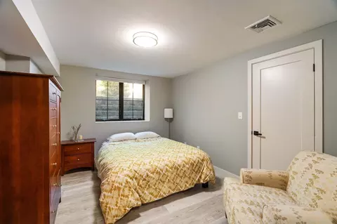 Bedroom - 32 Lantern Ln, Wellesley, MA 02481 photo 7 of 7