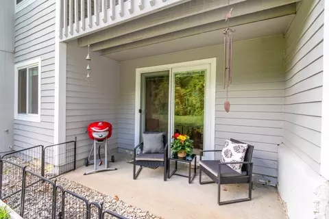 Exterior - 4 Beals Cove Rd #G, Hingham, MA 02043 photo 2 of 5