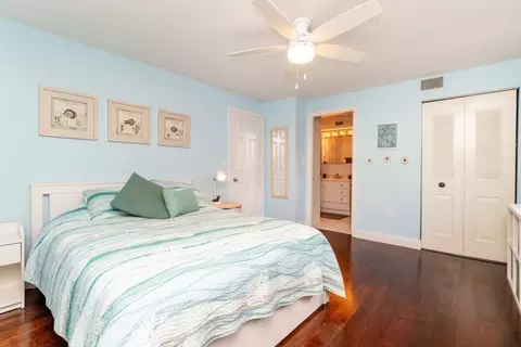 Bedroom - 4 Beals Cove Rd #G, Hingham, MA 02043 photo 3 of 3