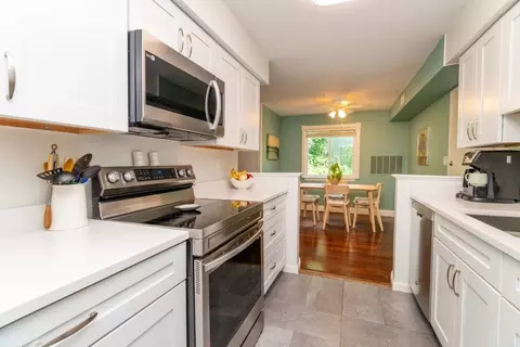 Kitchen - 4 Beals Cove Rd #G, Hingham, MA 02043 photo 1 of 3