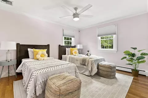 Bedroom - 32 Parkvale Rd, Needham, MA 02492 photo 4 of 7