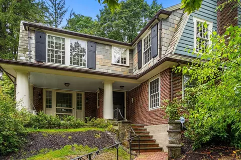 292 Pond, Jamaica Plain, MA 02130