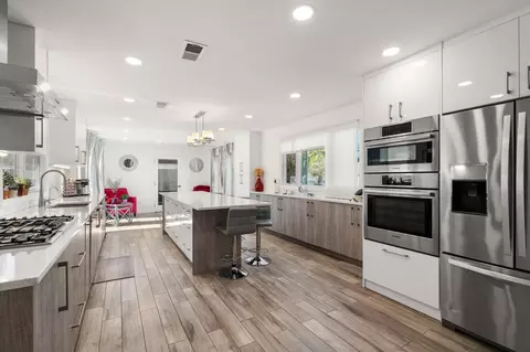 581 California, Newton, MA 02460