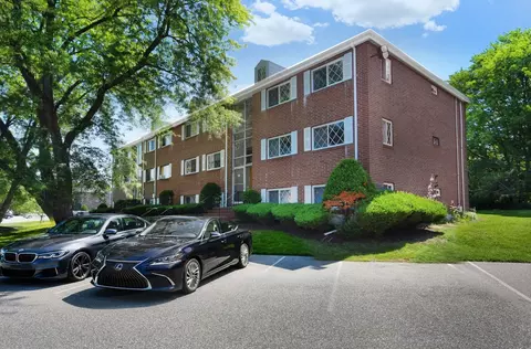 30 Fernview Ave #6, North Andover, MA 01845