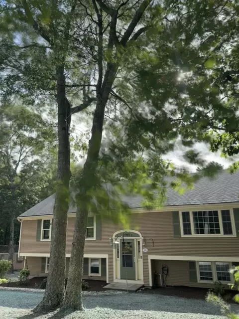 22 Admiral Rickover Rd, Plymouth, MA 02360
