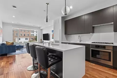 99 Sumner St #206, Boston, MA 02128