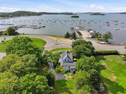 View/Area - 45 Summer St, Hingham, MA 02043 photo 4 of 5