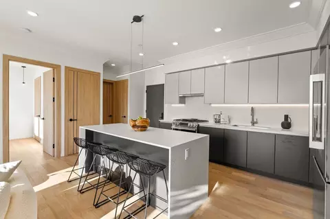 388 Washington St #404, Quincy, MA 02169