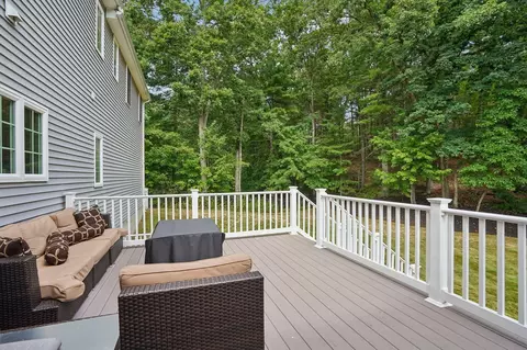 Exterior - 75 Silver Fox Rd, Franklin, MA 02038 photo 2 of 4