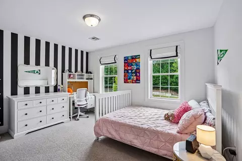 Bedroom - 75 Silver Fox Rd, Franklin, MA 02038 photo 3 of 4