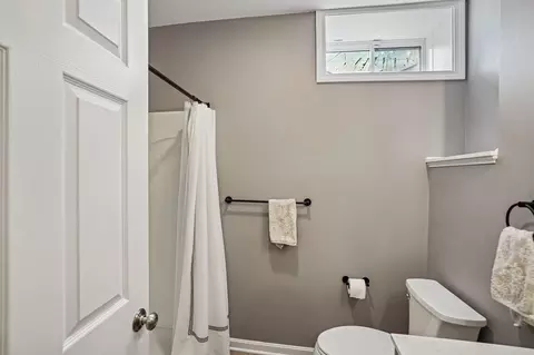 Bath - 75 Silver Fox Rd, Franklin, MA 02038 photo 7 of 8
