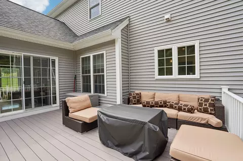 Exterior - 75 Silver Fox Rd, Franklin, MA 02038 photo 3 of 4