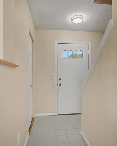 Entry Way - 170 E Hadley Rd #58, Amherst, MA 01002 photo 1 of 3