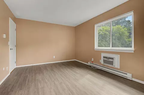 Bedroom - 170 E Hadley Rd #58, Amherst, MA 01002 photo 2 of 4