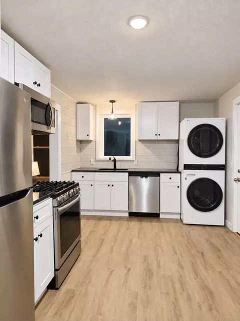 68 Eton Ave, Warwick, RI 02889 photo 2