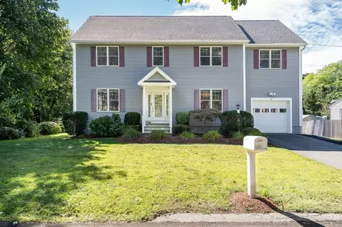 39 Arcola St, Lexington, MA 02420