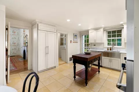 Kitchen - 82 Old River Pl, Dedham, MA 02026 photo 4 of 4