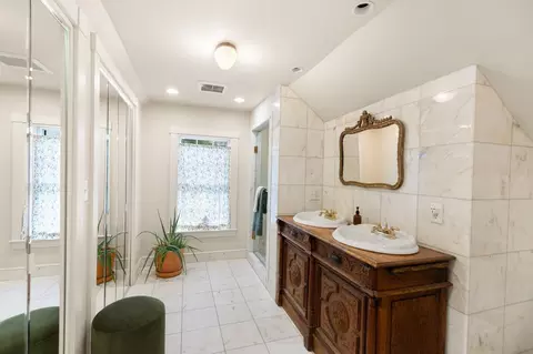 Bath - 82 Old River Pl, Dedham, MA 02026 photo 2 of 4