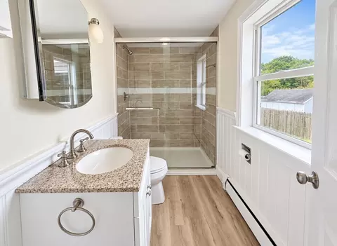 Bath - 298 Onset Ave, Onset, MA 02558 photo 1 of 1