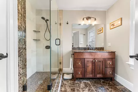 Bath - 38 Wilsondale St, Dover, MA 02030 photo 6 of 8
