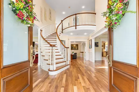 Entry Way - 38 Wilsondale St, Dover, MA 02030 photo 1 of 2