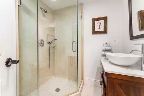 Bath - 38 Wilsondale St, Dover, MA 02030 photo 8 of 8