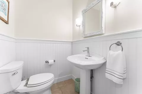 Bath - 38 Wilsondale St, Dover, MA 02030 photo 1 of 8