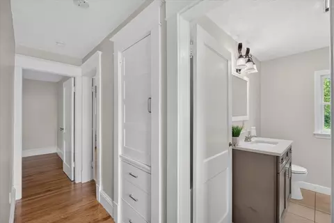 Entry Way - 2306 Wilbraham Rd, Springfield, MA 01129 photo 6 of 8