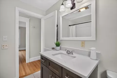 Bath - 2306 Wilbraham Rd, Springfield, MA 01129 photo 4 of 4