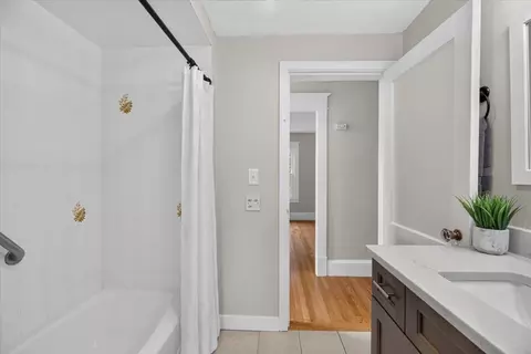 Bath - 2306 Wilbraham Rd, Springfield, MA 01129 photo 2 of 4