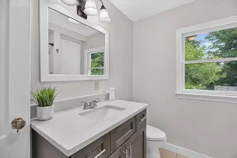 Bath - 2306 Wilbraham Rd, Springfield, MA 01129 photo 3 of 4