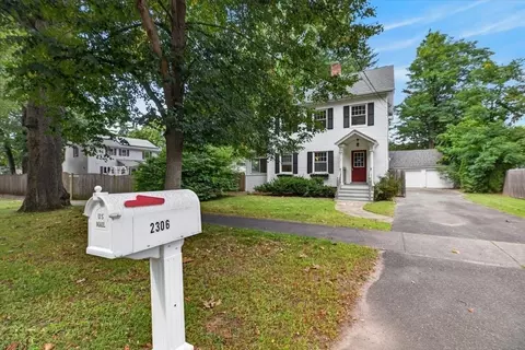 Exterior - 2306 Wilbraham Rd, Springfield, MA 01129 photo 2 of 8