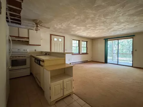 Living - 35 Ashumet Rd #3B, Mashpee, MA 02649 photo 1 of 5