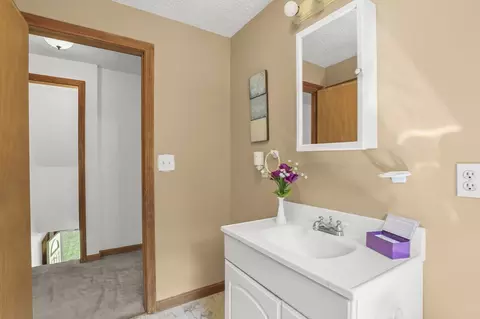 Bath - 8 Fearing Hill Rd, Wareham, MA 02571 photo 3 of 3
