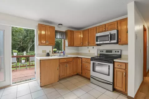 Kitchen - 8 Fearing Hill Rd, Wareham, MA 02571 photo 2 of 2