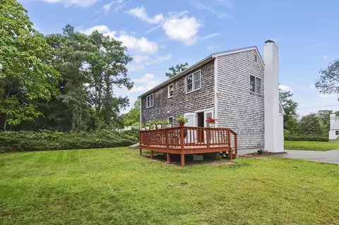 Exterior - 8 Fearing Hill Rd, Wareham, MA 02571 photo 9 of 9