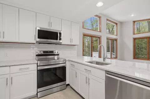 Kitchen - 27 Clearview Dr, Framingham, MA 01701 photo 2 of 4