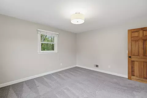 Bedroom - 27 Clearview Dr, Framingham, MA 01701 photo 8 of 9