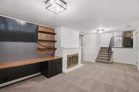 Living - 27 Clearview Dr, Framingham, MA 01701 photo 10 of 10