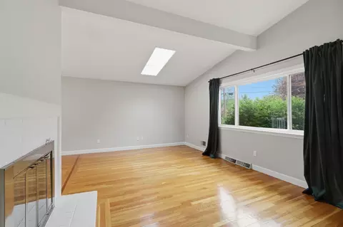 Living - 27 Clearview Dr, Framingham, MA 01701 photo 6 of 10