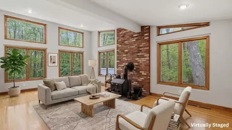 Living - 27 Clearview Dr, Framingham, MA 01701 photo 2 of 10
