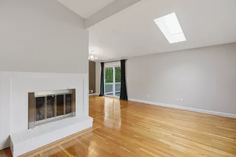 Living - 27 Clearview Dr, Framingham, MA 01701 photo 7 of 10