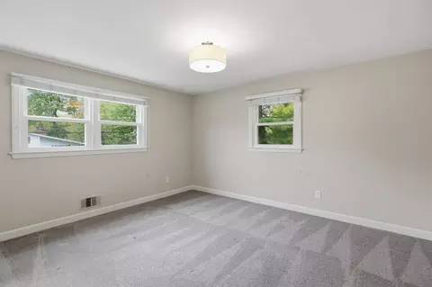 Bedroom - 27 Clearview Dr, Framingham, MA 01701 photo 7 of 9