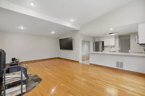 Living - 27 Clearview Dr, Framingham, MA 01701 photo 1 of 10