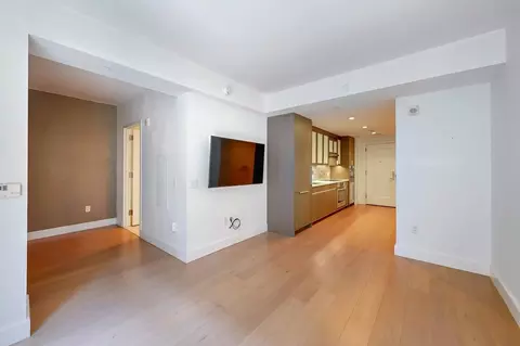 100 Lovejoy Wharf #5Q, Boston, MA 02114