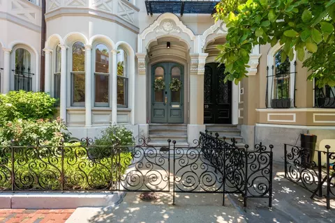 21 Rutland Sq, Boston, MA 02118