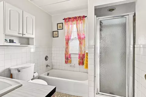 Bath - 764 Allen St, Springfield, MA 01118 photo 1 of 3